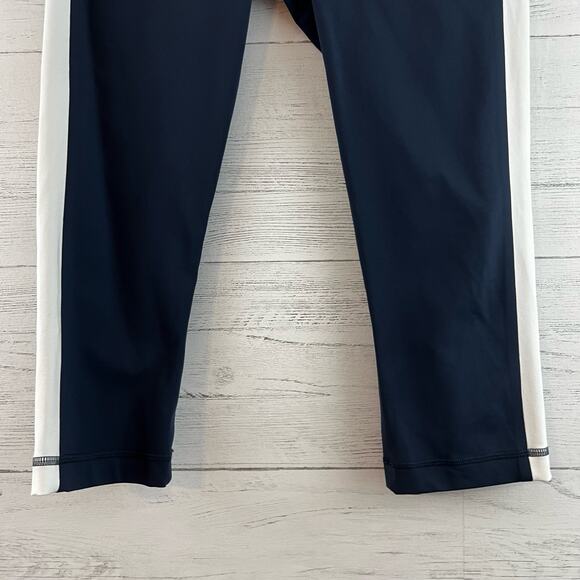 Lululemon White and Navy Blue Cropped Leggings Size 8 - Picture 4 of 7